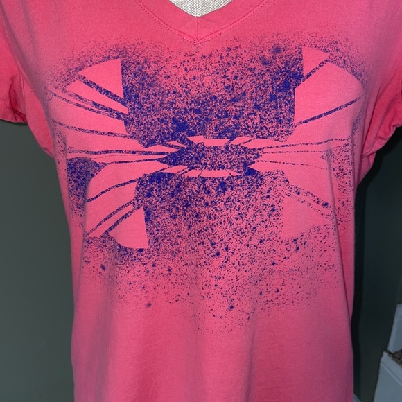 Under Armour Women’s size large V neck pink t-shirt - Picture 7 of 7